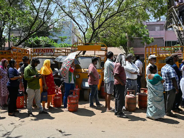 LPG Crisis LIVE: गैस को लेकर घबराने की जरूरत नहीं, लोकसभा में बोले हरदीप सिंह पुरी